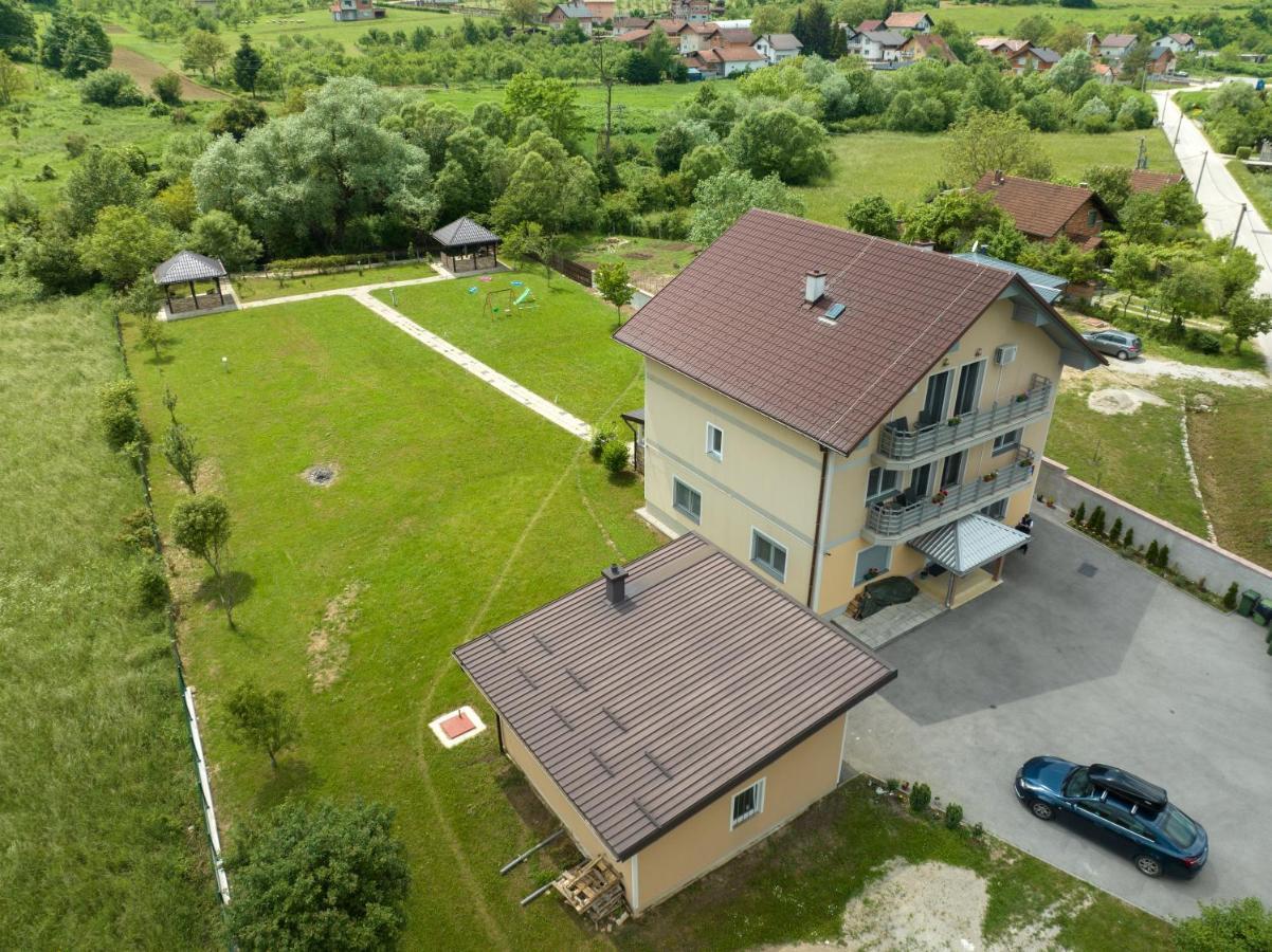 River Bank Apartments & Castle View Bihać エクステリア 写真