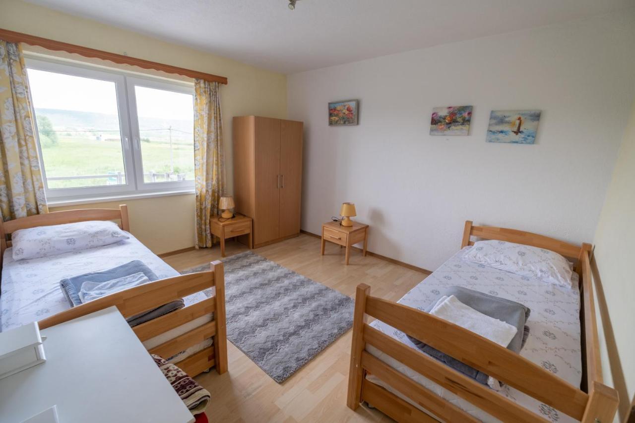River Bank Apartments & Castle View Bihać エクステリア 写真