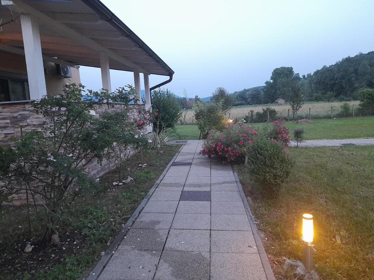 River Bank Apartments & Castle View Bihać エクステリア 写真