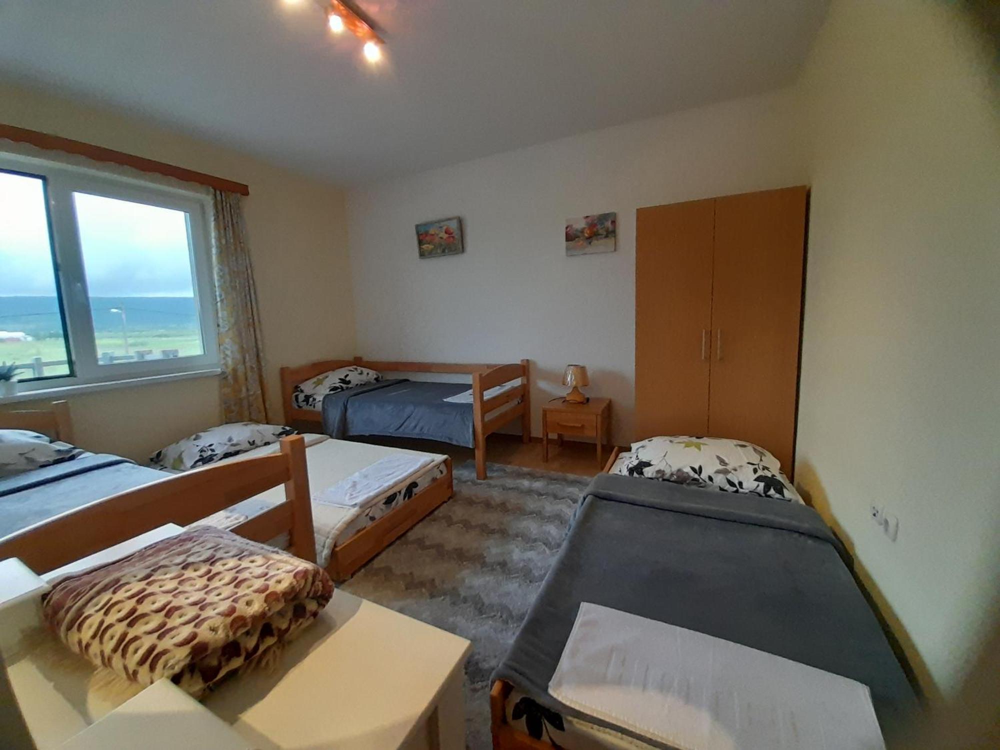 River Bank Apartments & Castle View Bihać エクステリア 写真