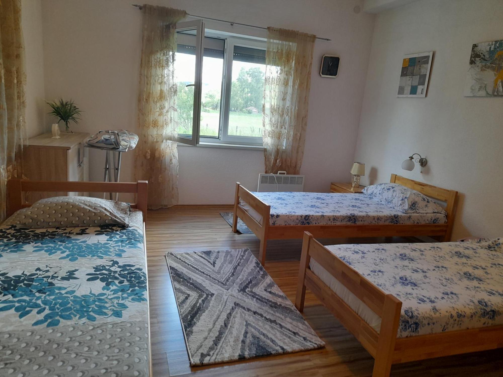 River Bank Apartments & Castle View Bihać エクステリア 写真